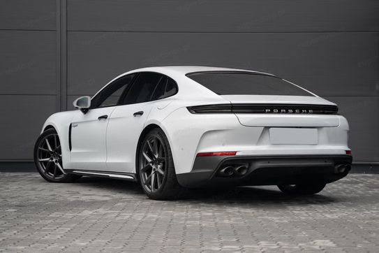 Porsche Panamera 4 E-Hybrid