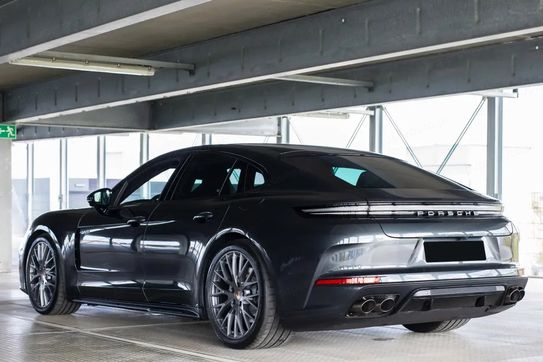 Porsche Panamera 4 E-Hybrid