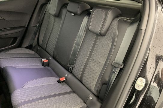 Peugeot 2008 ALLURE 1.2 mHEV e-DCS6
