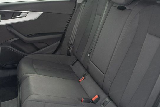Audi A4 35 TFSI mHEV S tronic