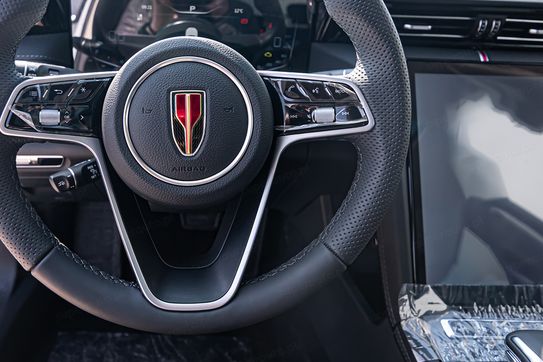 Hongqi H5 Deluxe 2.0T DSG