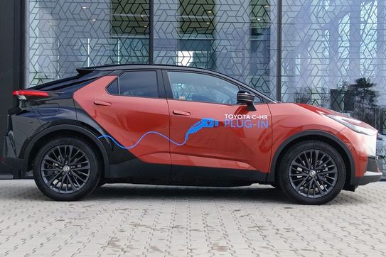 Toyota C-HR PHEV Dynamic Force GR Sport Premiere Edition