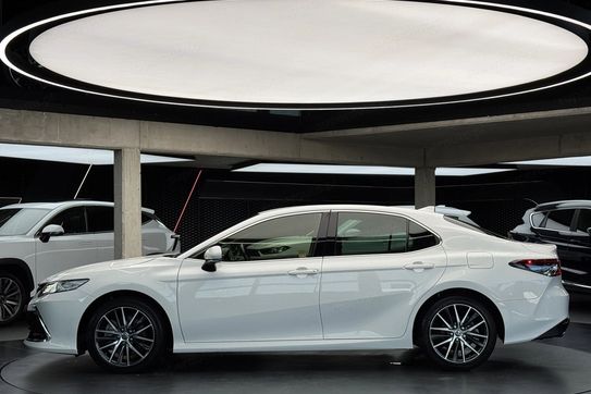 Toyota Camry 2.5 Hybrid Executive CVT