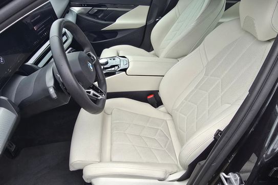 BMW Seria 5 520d xDrive mHEV M Sport aut