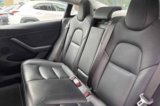 Tesla Model 3 RWD