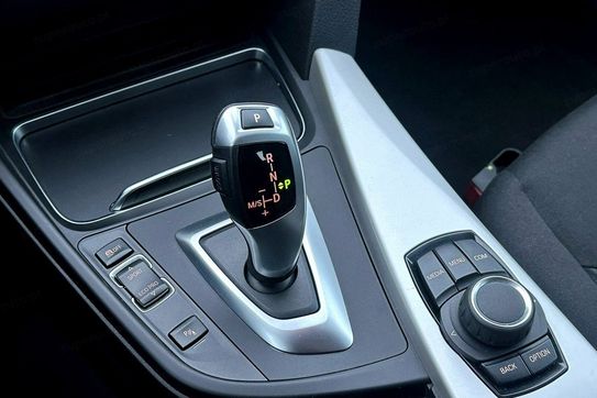 BMW Seria 3 Gran Turismo 320i Advantage