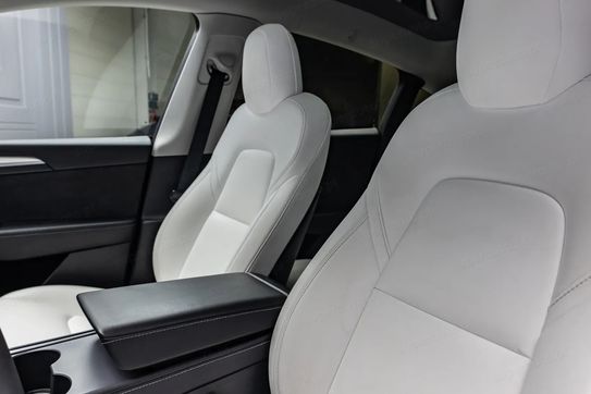 Tesla Model Y Long Range  Dual Motor AWD