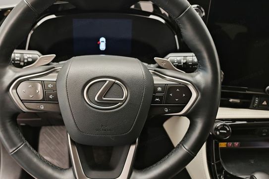 Lexus NX 350h Omotenashi 2.5 Hybrid AWD