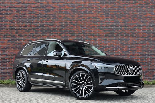 Volvo XC90 B5 AWD Ultra Bright