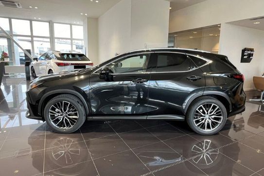 Lexus NX 350h Omotenashi 2.5 Hybrid AWD