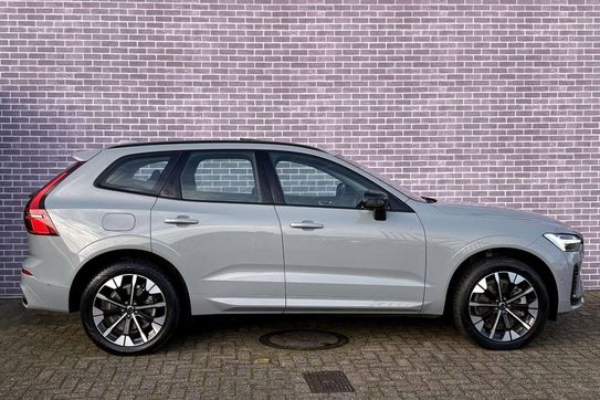 Volvo XC60 B5 AWD Ultra Dark