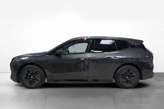 BMW iX xDrive45 100.6kWh