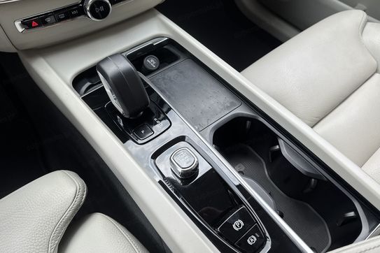 Volvo XC60 B4 D AWD Plus Bright