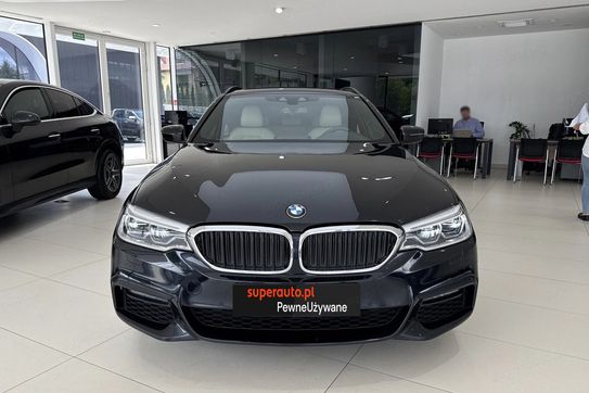BMW Seria 5 530i xDrive M Sport sport