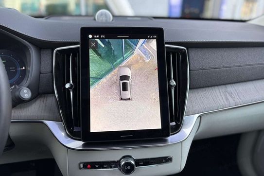 Volvo XC90 T8 AWD Plug-In Hybrid Ultra Bright