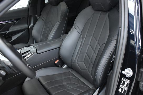 BMW Seria 5 520i mHEV aut