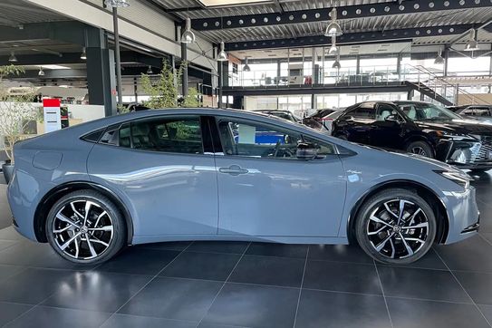 Toyota Prius Prestige 2.0 Hybrid Plug-in