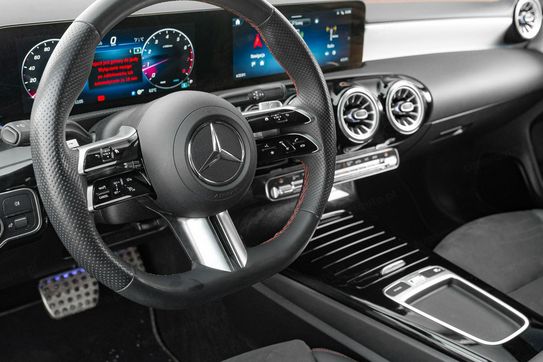 Mercedes CLA 200 AMG Line