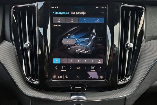 Volvo XC60 B5 B AWD Plus Dark aut