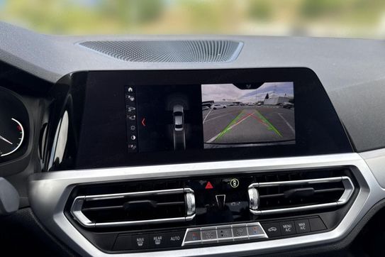 BMW Seria 3 320i xDrive Advantage