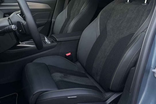 Peugeot 308 GT e-DCS6 1.2 mHEV