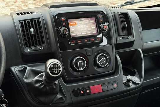 Peugeot Boxer Zabudowa Brygadowa + Skrzynia z plandeką