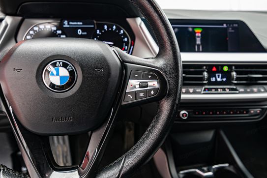 BMW Seria 1 118i Advantage aut