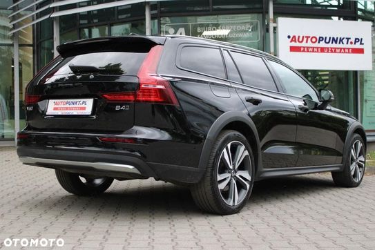 Volvo V60 B4 D Cross Country