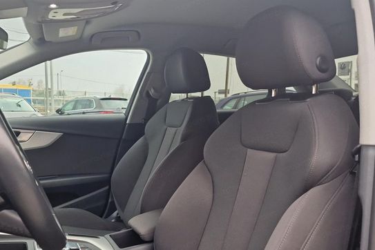 Audi A4 35 TFSI mHEV S Line