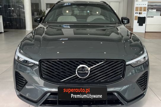 Volvo XC60 B5 B AWD Plus Dark