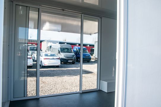 Renault Master L3 Zabudowa Wystawowa Przeszklona