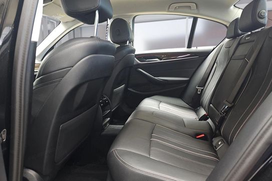 BMW Seria 5 Touring 520d xDrive Luxury Line