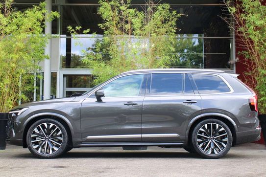 Volvo XC90 B5 AWD Ultra Bright