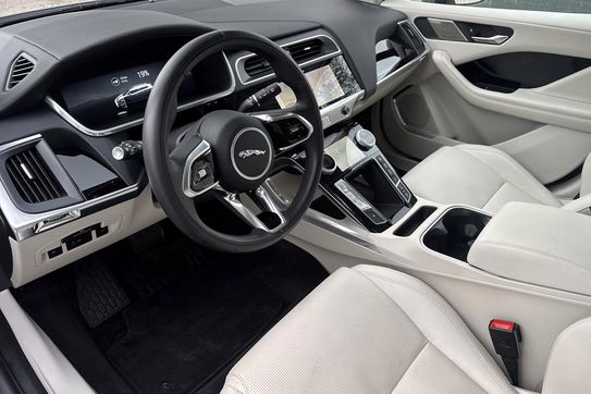 Jaguar I-Pace EV400 AWD HSE