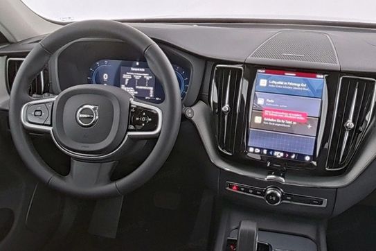Volvo XC60 B5 B AWD Ultra Dark