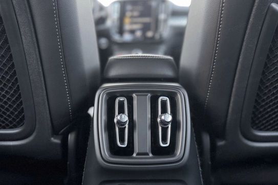 Volvo XC40 T5 Plug-In Hybrid Momentum Pro aut