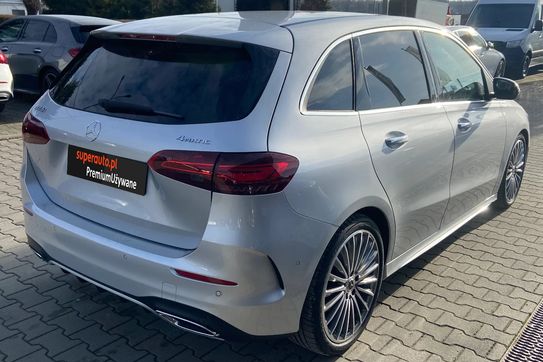 Mercedes B Klasa 220 4-Matic mHEV AMG Line 8G-DCT