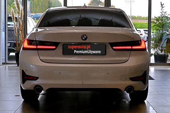 BMW Seria 3 320d xDrive Sport Line sport-aut