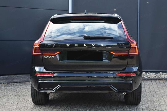 Volvo XC60 B5 AWD Ultra Dark