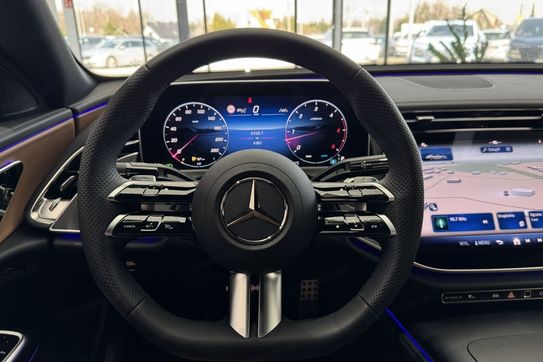 Mercedes E Klasa 220 d 4MATIC AMG Line