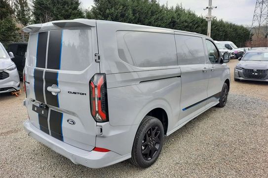 Ford Transit Custom 320 L2H1 Sport A8