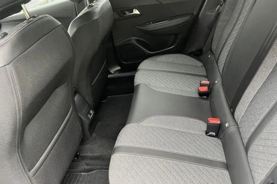 Peugeot 2008 PureTech Allure S&S EAT8
