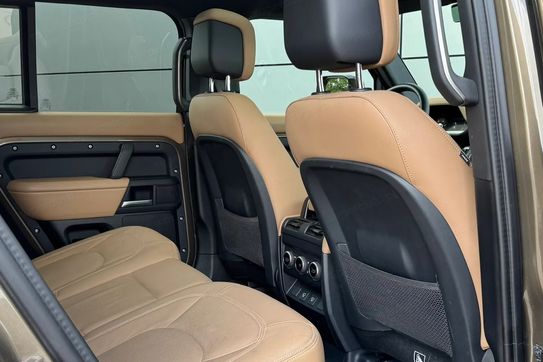 Land Rover Defender P425 x-Dynamic HSE