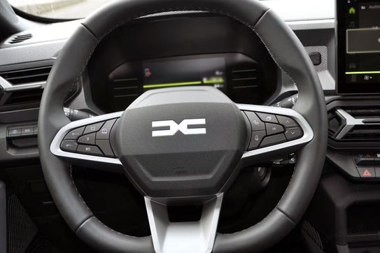 Dacia Duster Expression MMT 1.8 Full Hybrid