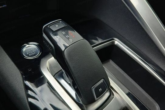 Peugeot 5008 1.6 Puretech Allure S&S EAT8
