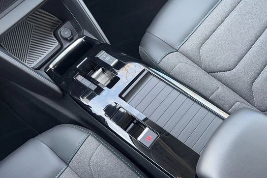 Citroen C4 PureTech EAT8