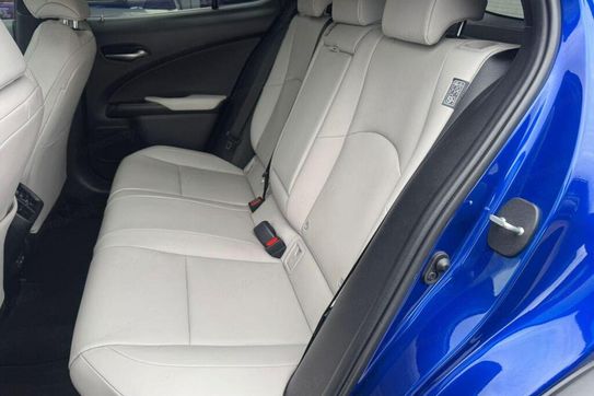 Lexus UX 300h F Sport Design Hybrid Dynamic Force