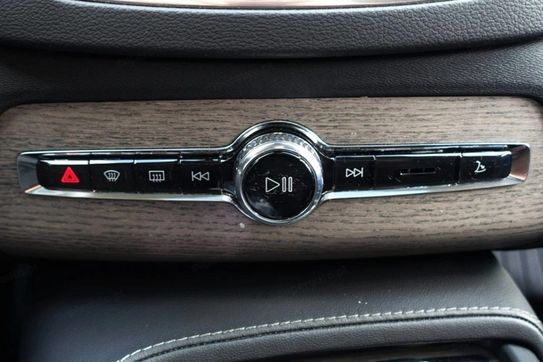 Volvo XC90 T8 AWD Plug-In Hybrid Ultimate Dark 7os aut