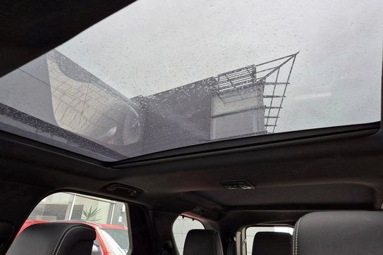 Land Rover Discovery P300 Dynamic SE