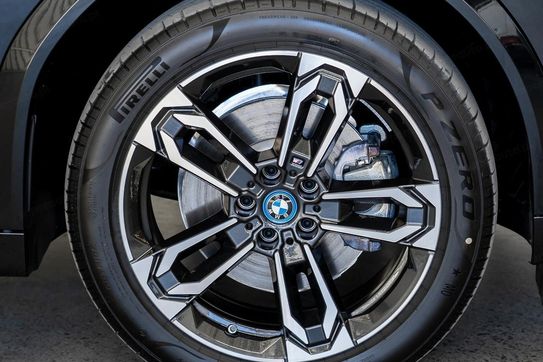 BMW iX2 eDrive20 M Sport